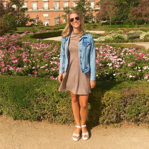 Meet your Posher, Heather - Picture 1 of 1